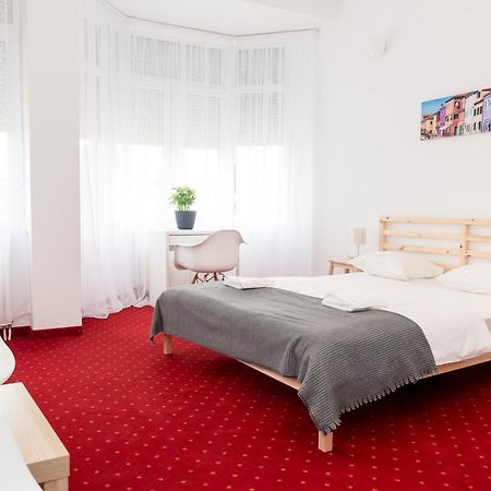 Bao Apartament & Rooms Oradea Exteriör bild