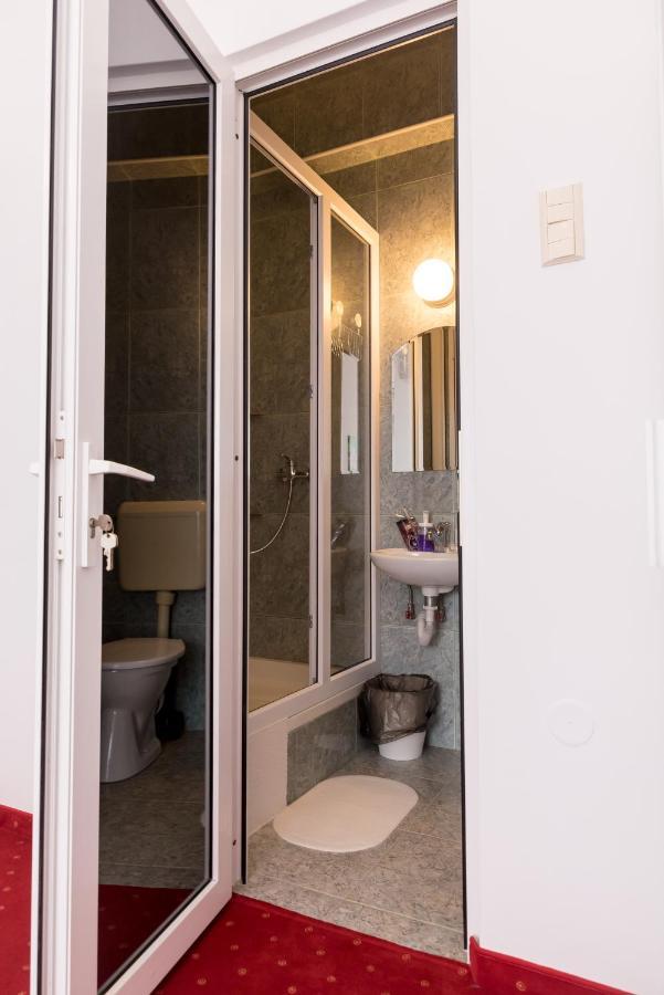 Bao Apartament & Rooms Oradea Exteriör bild