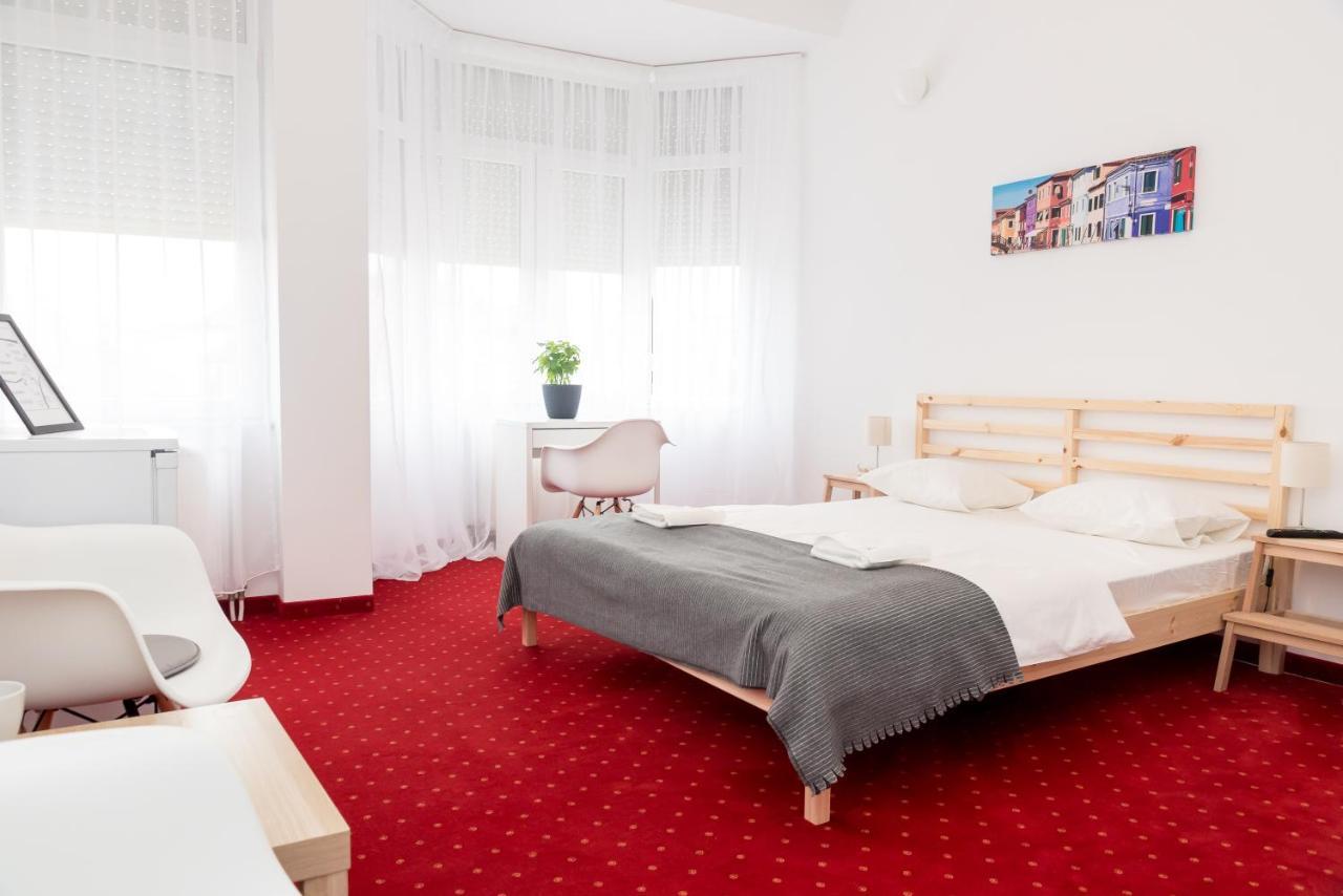 Bao Apartament & Rooms Oradea Exteriör bild