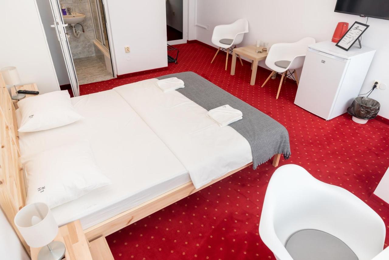 Bao Apartament & Rooms Oradea Exteriör bild